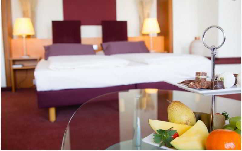 Hotel Am Rhein Весселинг Экстерьер фото