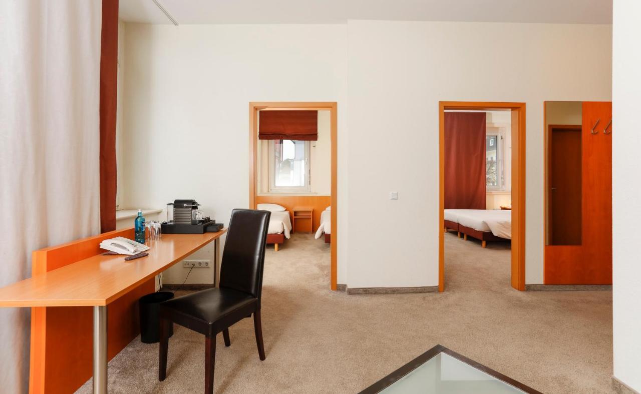 Hotel Am Rhein Весселинг Экстерьер фото