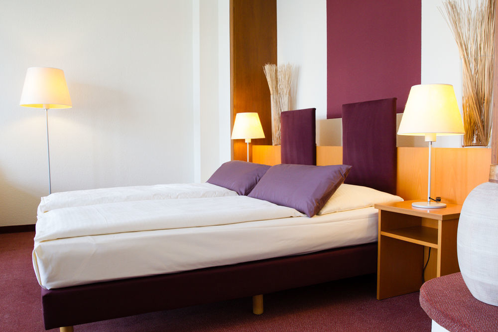 Hotel Am Rhein Весселинг Экстерьер фото