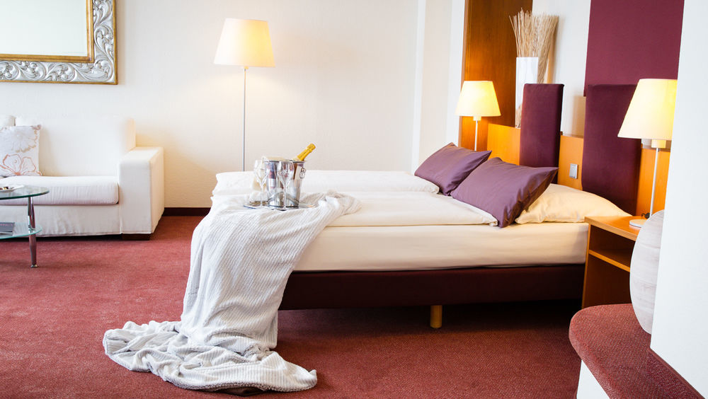 Hotel Am Rhein Весселинг Экстерьер фото