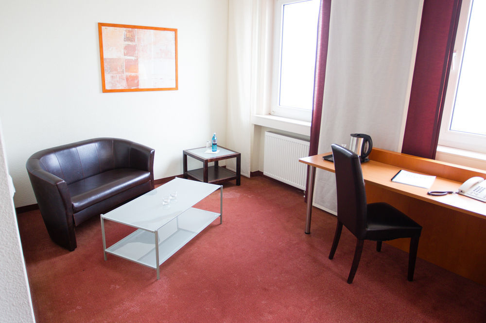 Hotel Am Rhein Весселинг Экстерьер фото