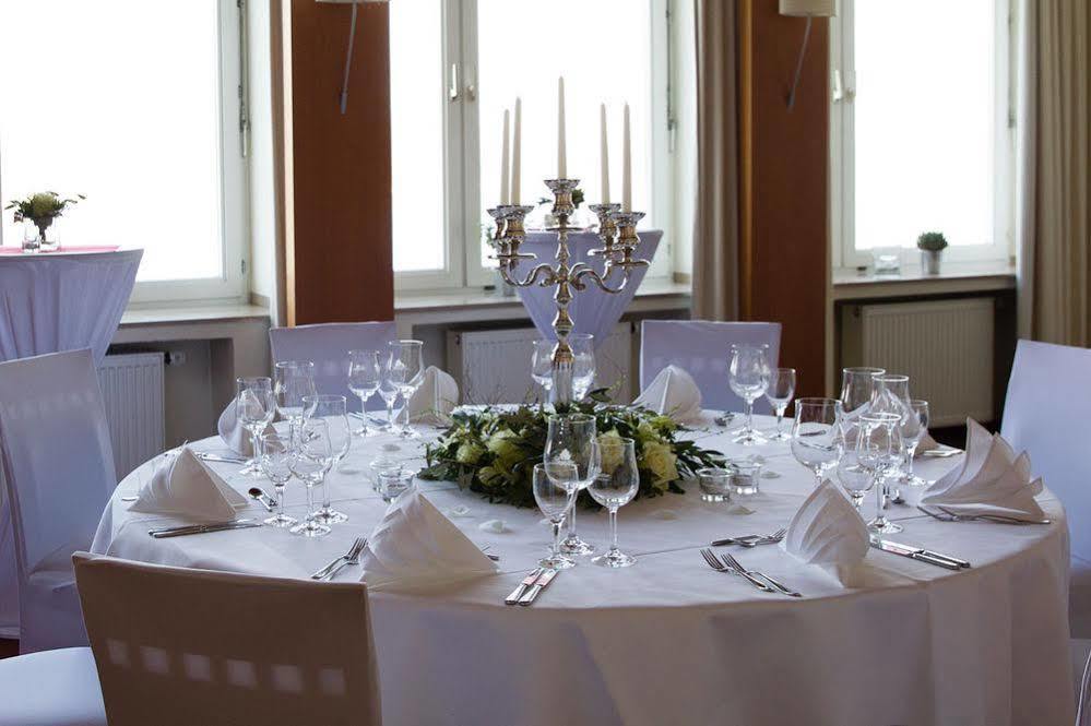 Hotel Am Rhein Весселинг Экстерьер фото